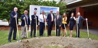 CVM faculty, adminstrators at groundbreaking.